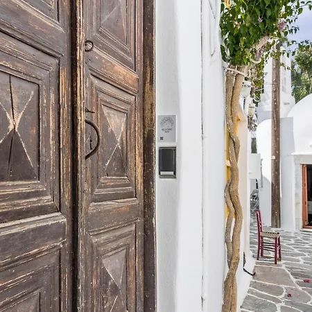 Vila Ekavi - At The Hub Of Village Nausa